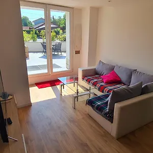 https://domaine-de-leculaz.hotels-rhonealpes.com